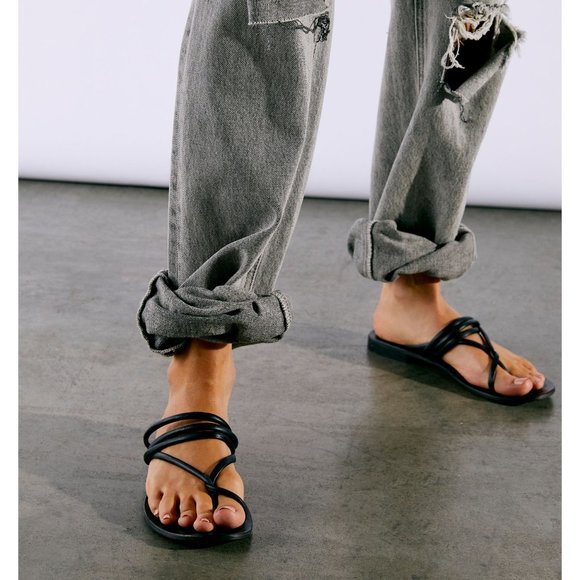 Free People Shoes - 🎉 LAST CHANCE🎉 FREE PEOPLE Kayla Soft Strappy Sandals / Black